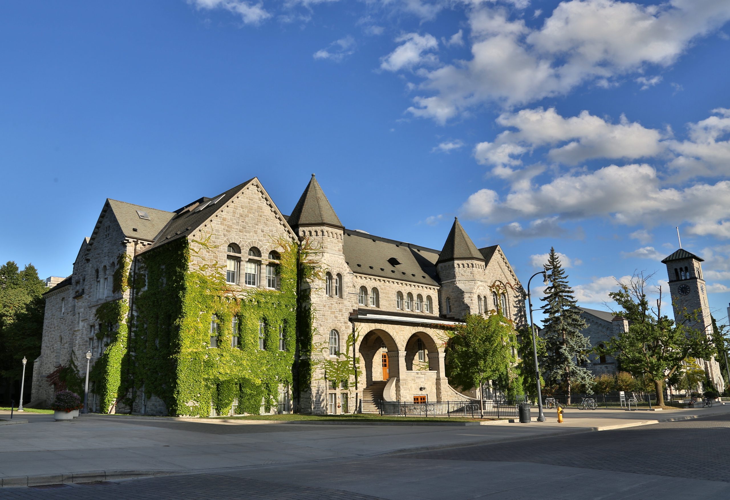 queen's university canada phd programs